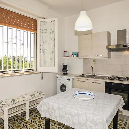 Cozy In With Kitchenette Holiday home Marina di Ragusa